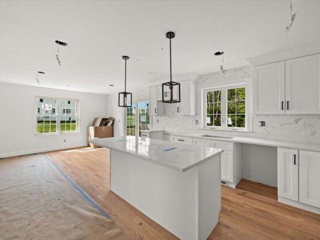 house with 3 bedroom, Middleboro MA ES105588671