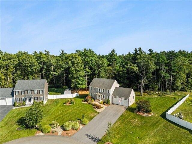 house with 3 bedroom, Middleboro MA ES105611503
