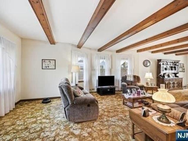 house with 3 bedroom, Midland Park NJ ES105275990