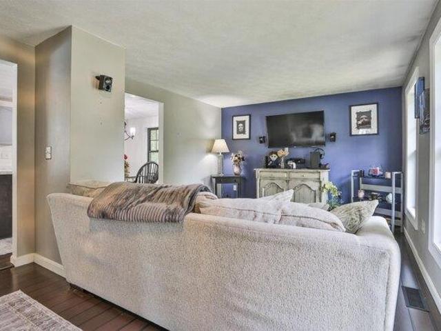 house with 3 bedroom, Milford NH ES104297461