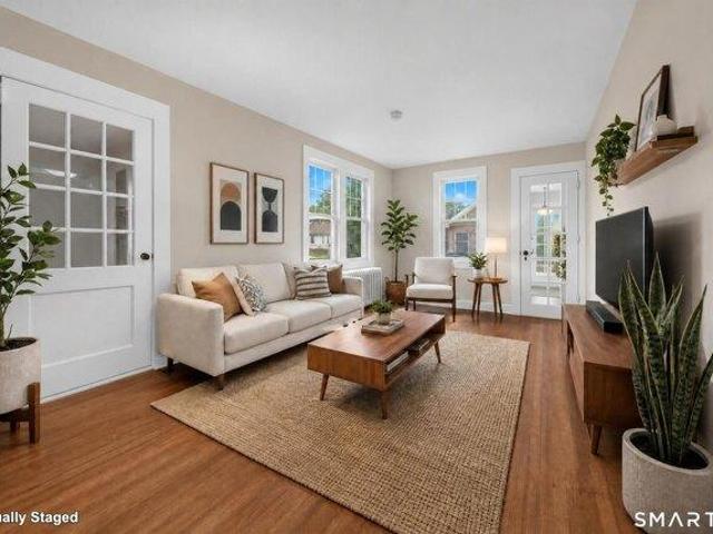 house with 3 bedroom, Milford CT ES105415234
