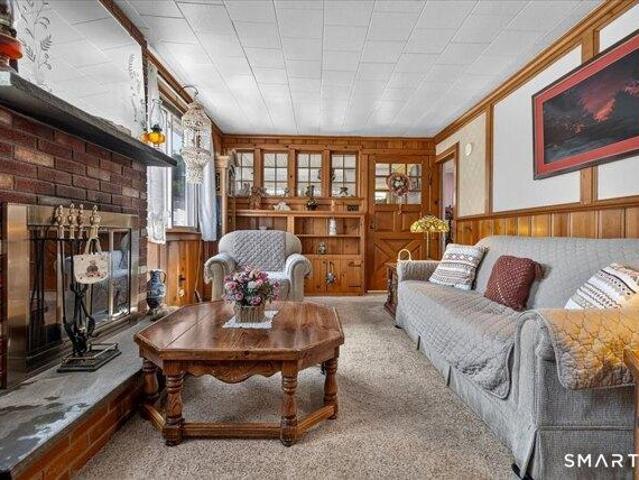 house with 3 bedroom, Milford CT ES105425339