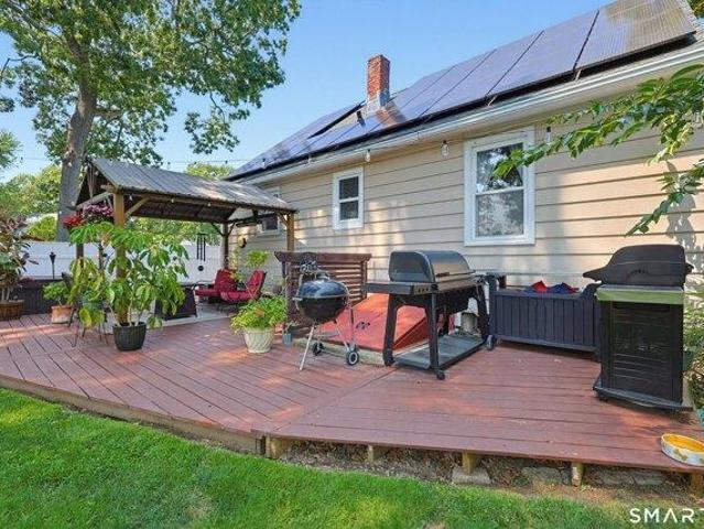 house with 3 bedroom, Milford CT ES105425584