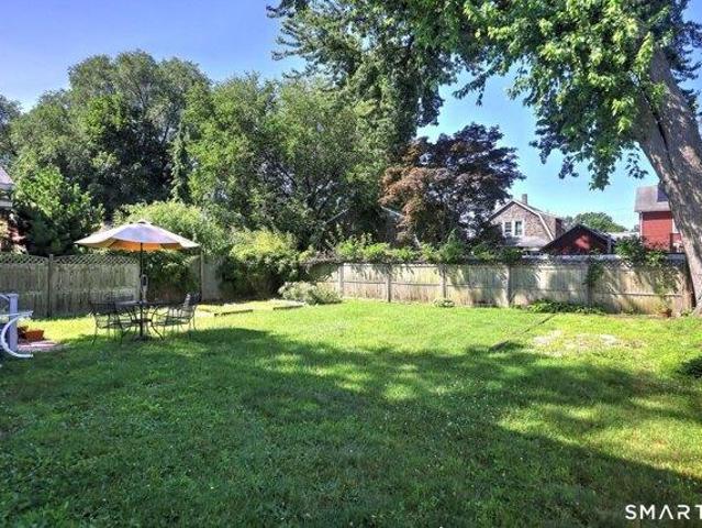 house with 3 bedroom, Milford CT ES105425888