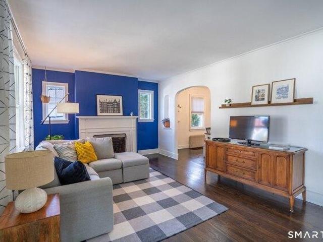 house with 3 bedroom, Milford CT ES105423890