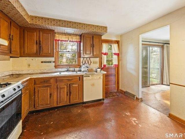 house with 3 bedroom, Milford CT ES105474723