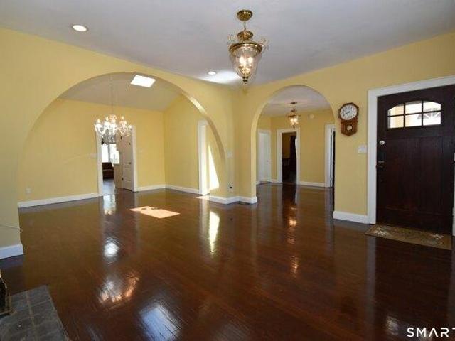 house with 3 bedroom, Milford CT ES105516004