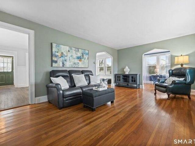 house with 3 bedroom, Milford CT ES105561316