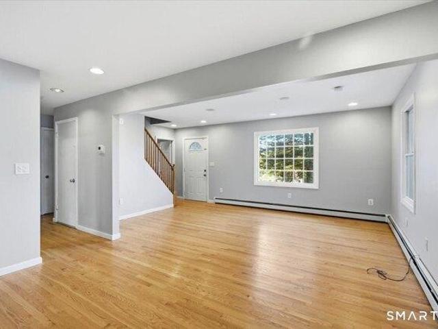 house with 3 bedroom, Milford CT ES105630706