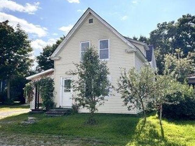 house with 3 bedroom, Millinocket ME ES105577250