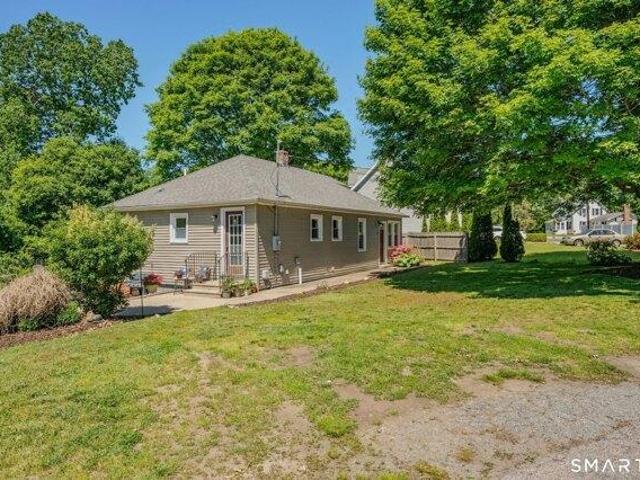 house with 3 bedroom, Montville CT ES104852377