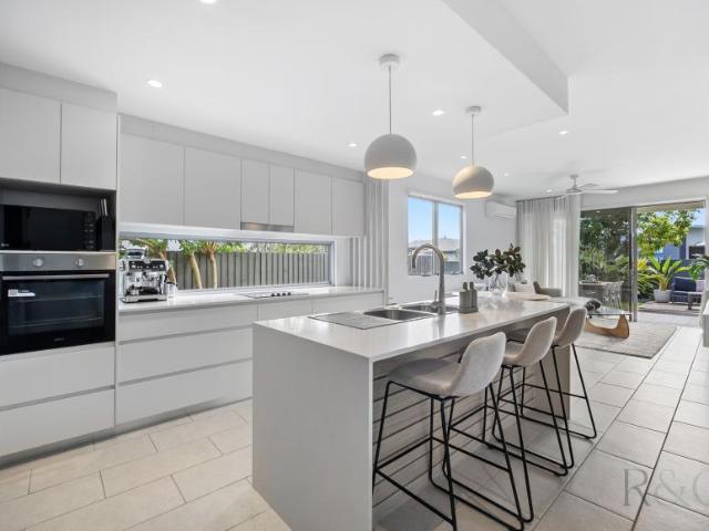 House 3 Bedroom For Rent Mountain Creek QLD ES102631514