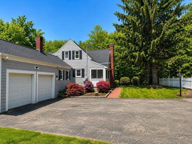 house with 3 bedroom, Nashua NH DS104478162