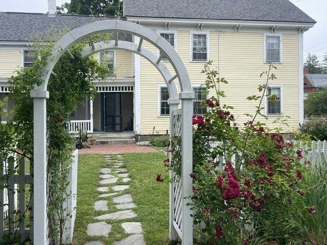 house with 3 bedroom, Nashua NH ES103969089
