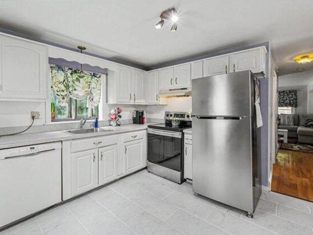 house with 3 bedroom, Nashua NH ES104510311