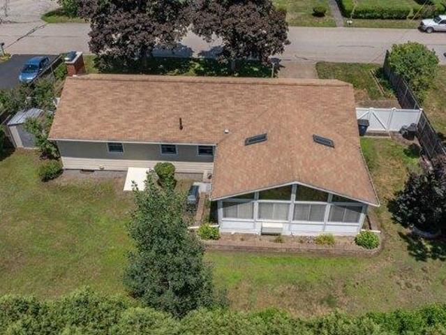 house with 3 bedroom, Nashua NH ES104539472