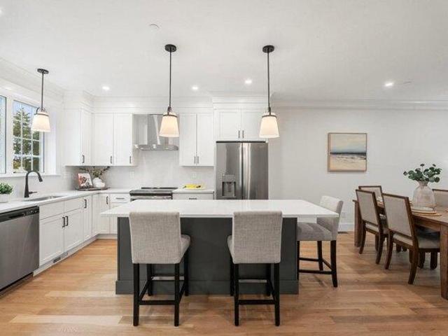 house with 3 bedroom, Nashua NH ES105416591