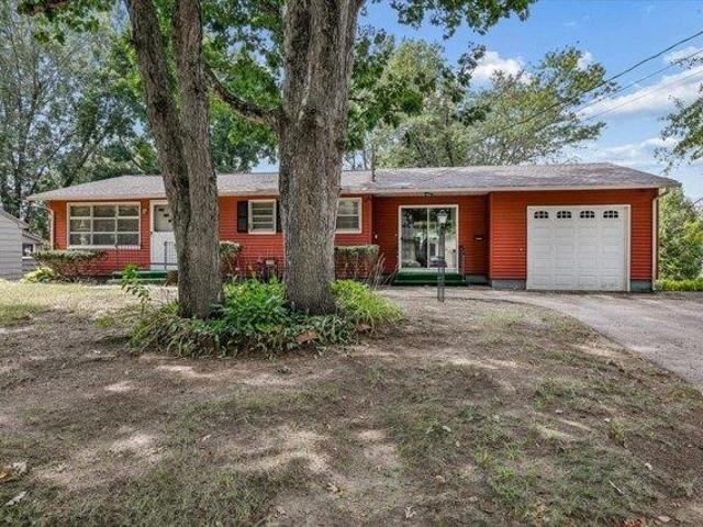 house with 3 bedroom, Nashua NH ES105552981