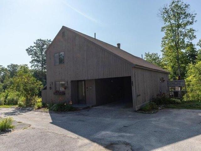 house with 3 bedroom, Nashua NH ES105560845