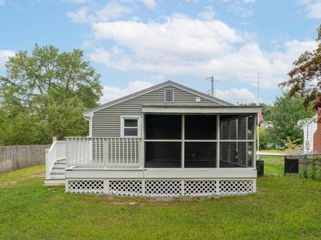 house with 3 bedroom, Nashua NH ES106015735