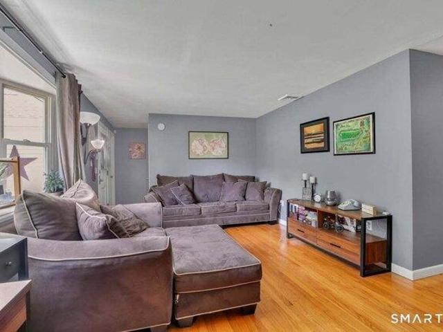 house with 3 bedroom, Naugatuck CT ES105548404