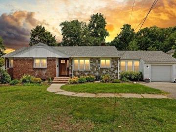 house with 3 bedroom, Needham MA ES103437948