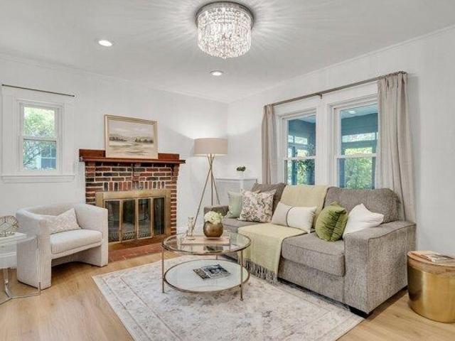 house with 3 bedroom, Newton MA ES105441507