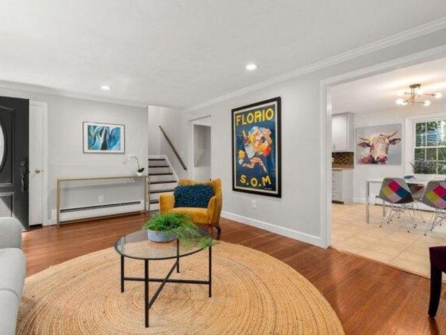 house with 3 bedroom, Newton MA ES105473821