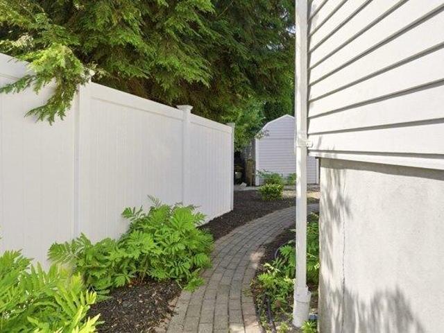 house with 3 bedroom, Newton MA ES105511960