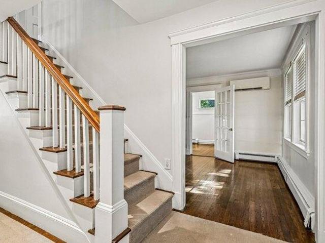 house with 3 bedroom, Newton MA ES105532633