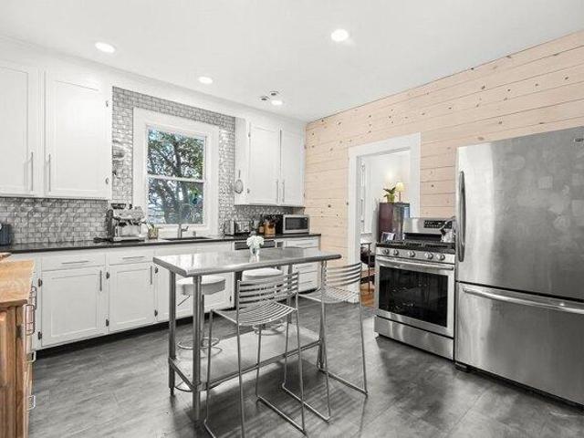 house with 3 bedroom, Newton MA ES105631717