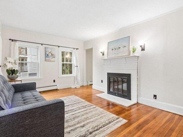house with 3 bedroom, Newton MA ES105385739