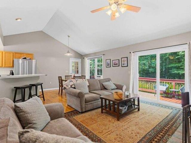 house with 3 bedroom, New Boston NH ES105888449