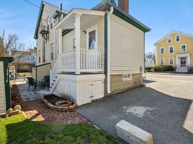 house with 3 bedroom, New Bedford MA ES104832403