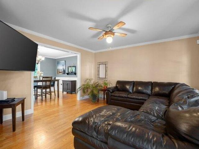 house with 3 bedroom, New Bedford MA ES105691785