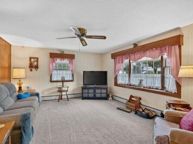 house with 3 bedroom, New Bedford MA ES105692975