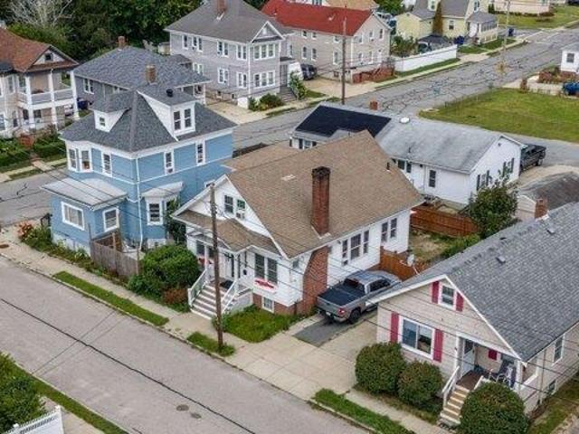 house with 3 bedroom, New Bedford MA ES105613316