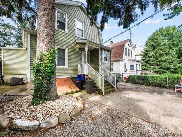 house with 3 bedroom, New Brunswick NJ ES105275758
