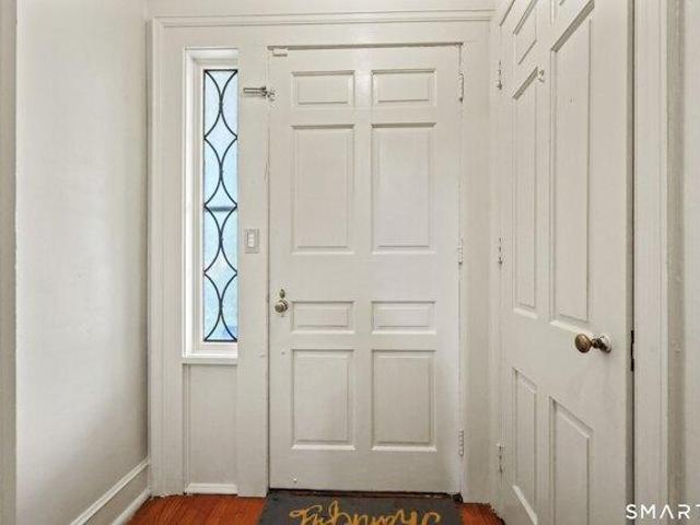 house with 3 bedroom, New Britain CT ES104477820