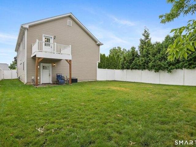 house with 3 bedroom, New Britain CT ES104512675