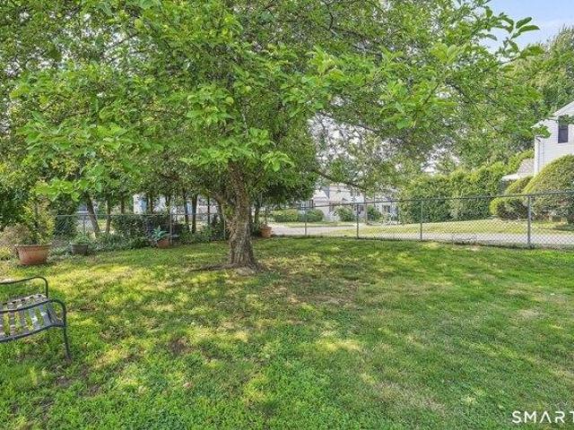 house with 3 bedroom, New Britain CT ES104513552