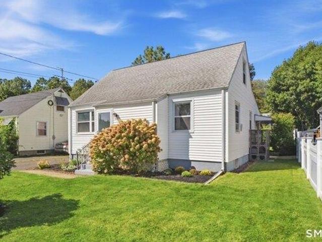 house with 3 bedroom, New Britain CT ES105614743