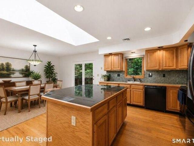 house with 3 bedroom, New Fairfield CT ES105496295
