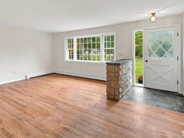 house with 3 bedroom, New Fairfield CT ES105512765