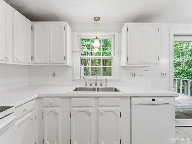 house with 3 bedroom, New Hartford CT ES105632725