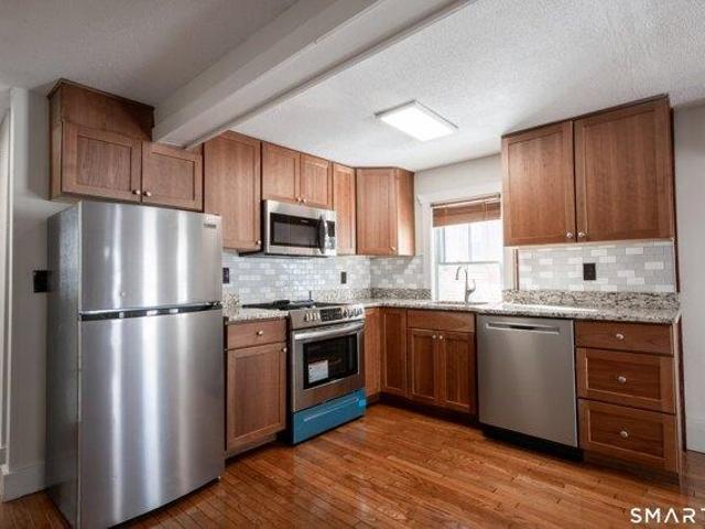 house with 3 bedroom, New London CT ES104904741
