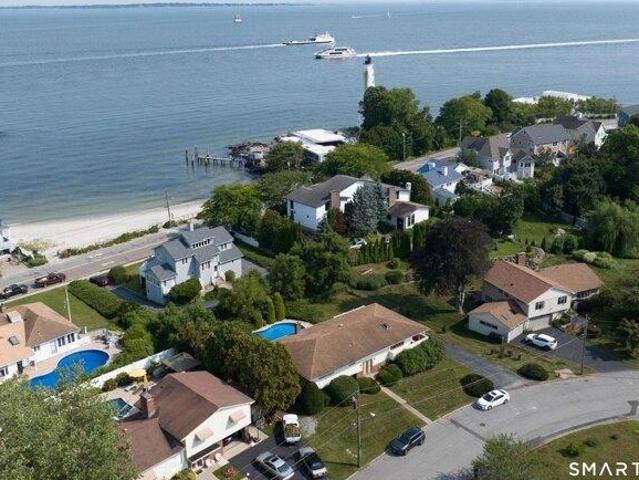 house with 3 bedroom, New London CT ES105495744