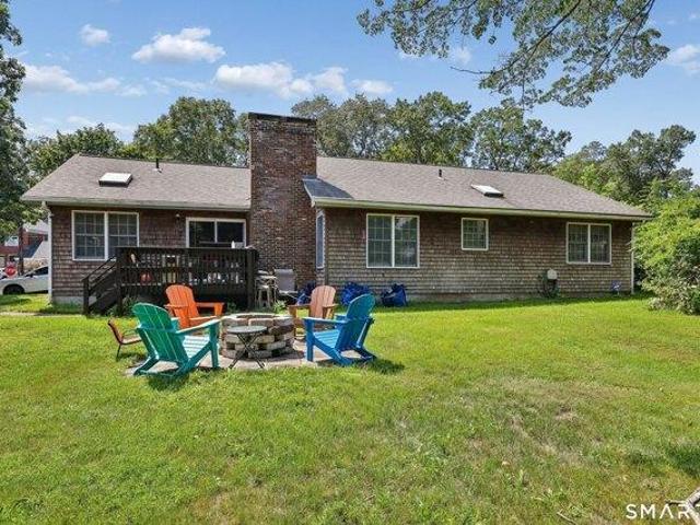 house with 3 bedroom, New London CT ES105629581