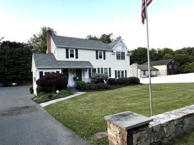 house with 3 bedroom, New Milford CT ES105558607