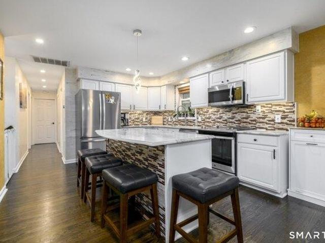 house with 3 bedroom, New Milford CT ES105562258